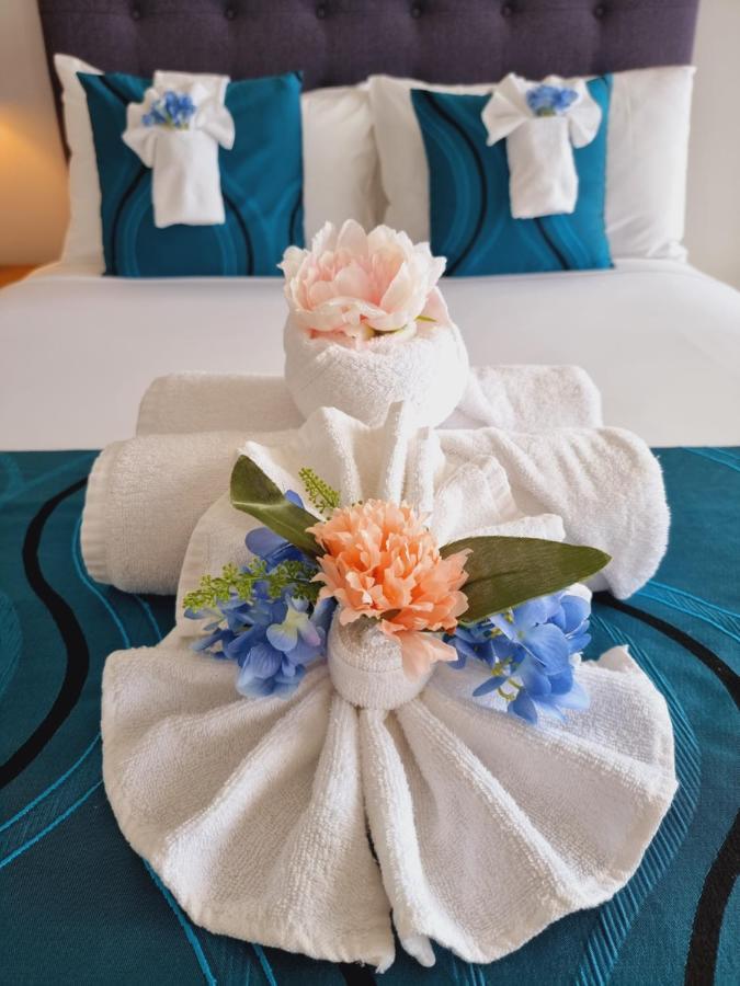 Cairns Luxury Seafront Apartment Exterior foto